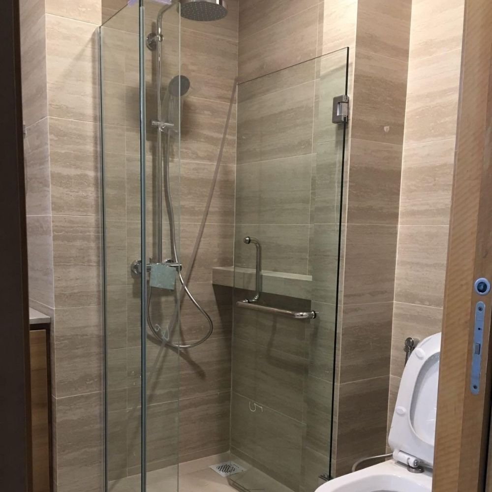 Tempered glass shower screen