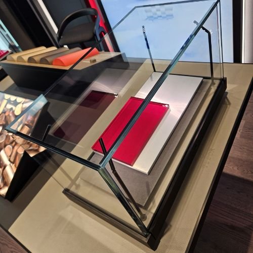 Display gallery_SGP tempered glass display image 1